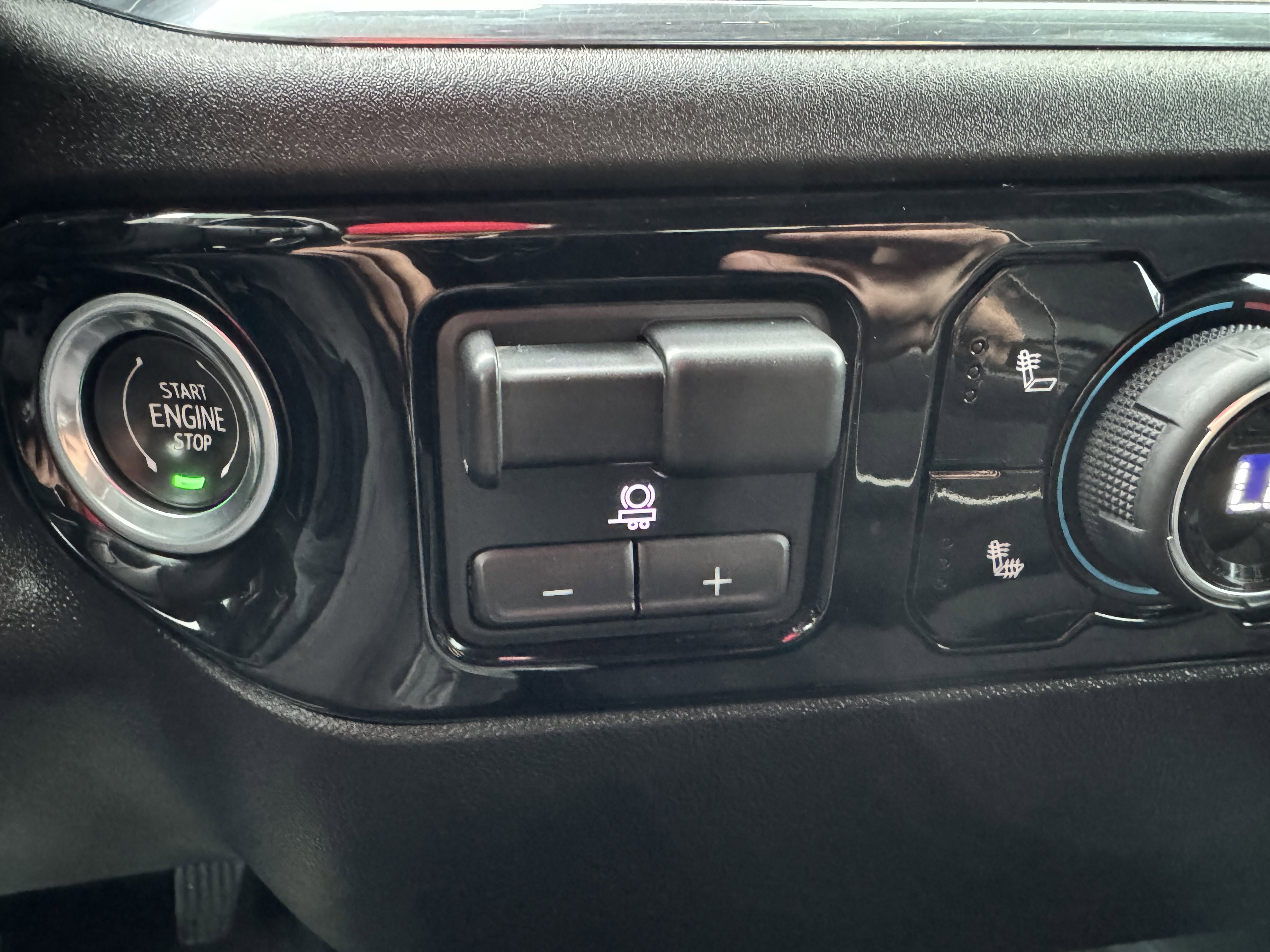 Used 2024 Chevrolet Silverado 2500 LT image 8