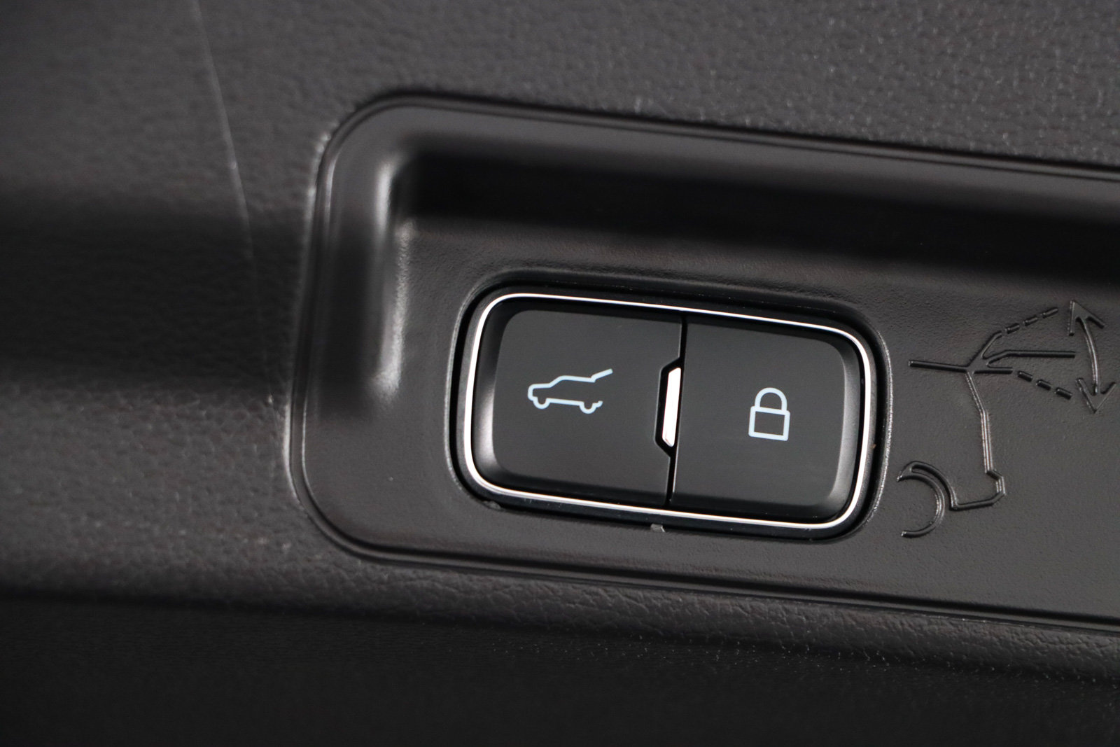 Used 2025 Ford Explorer ST AWD/4WD image 32