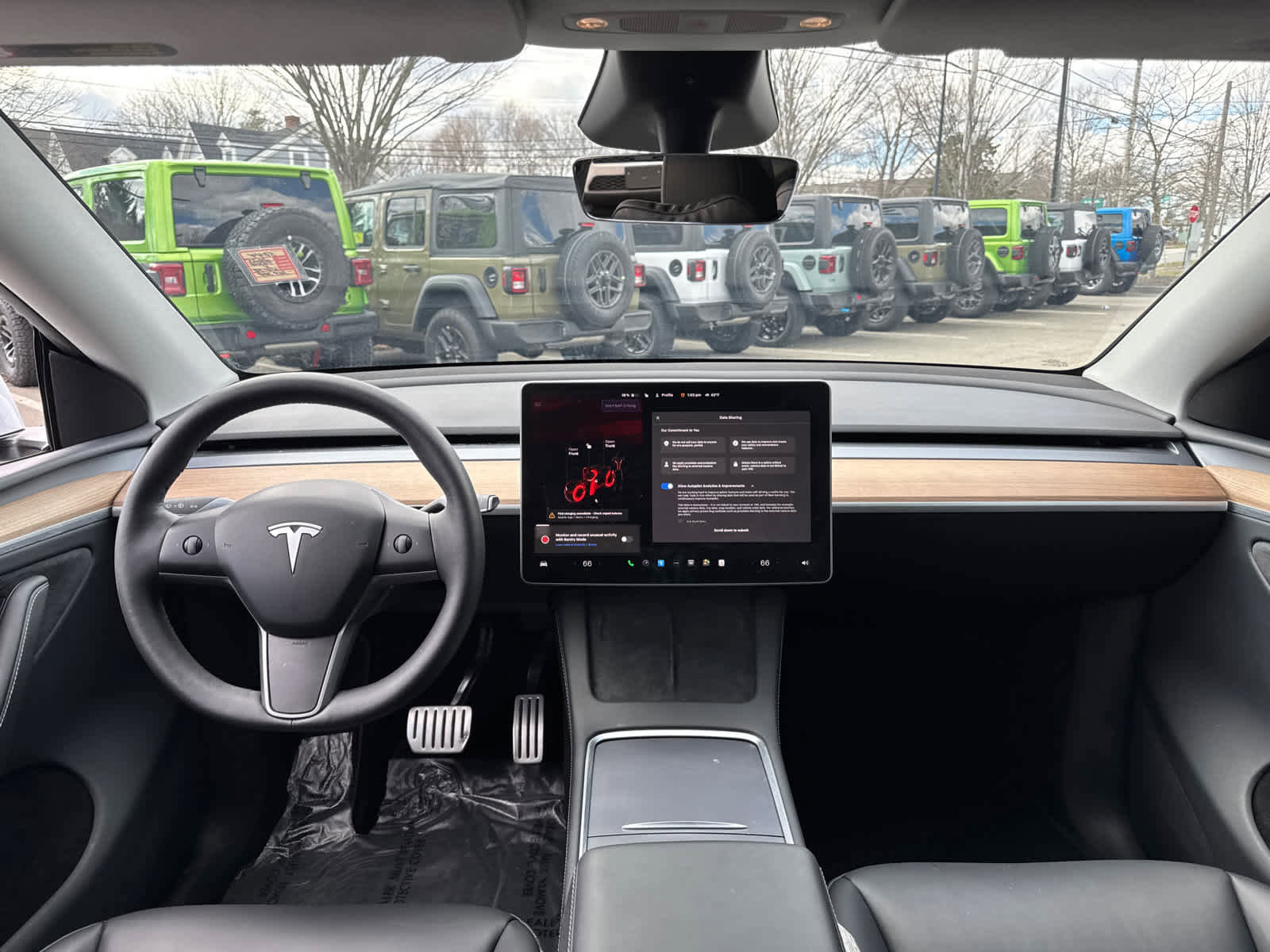 Used 2025 Tesla Model Y Performance image 29