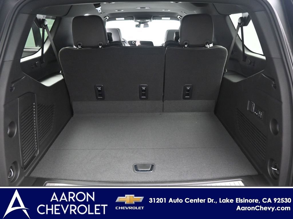 New 2025 Chevrolet Suburban Premier image 18