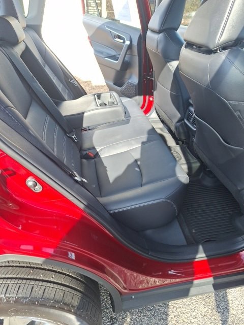 Used 2021 Toyota RAV4 XLE Premium image 31