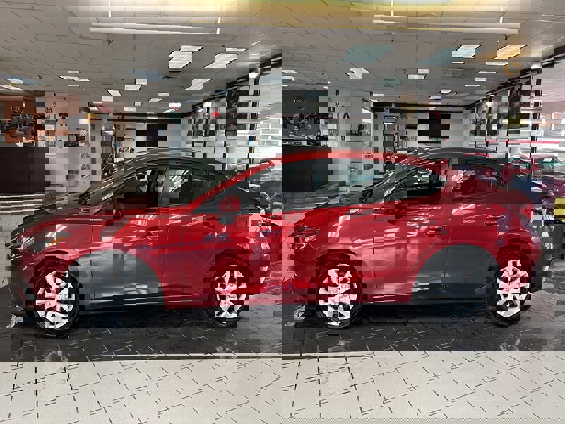 Used 2015 MAZDA MAZDA3 i Sport image 2