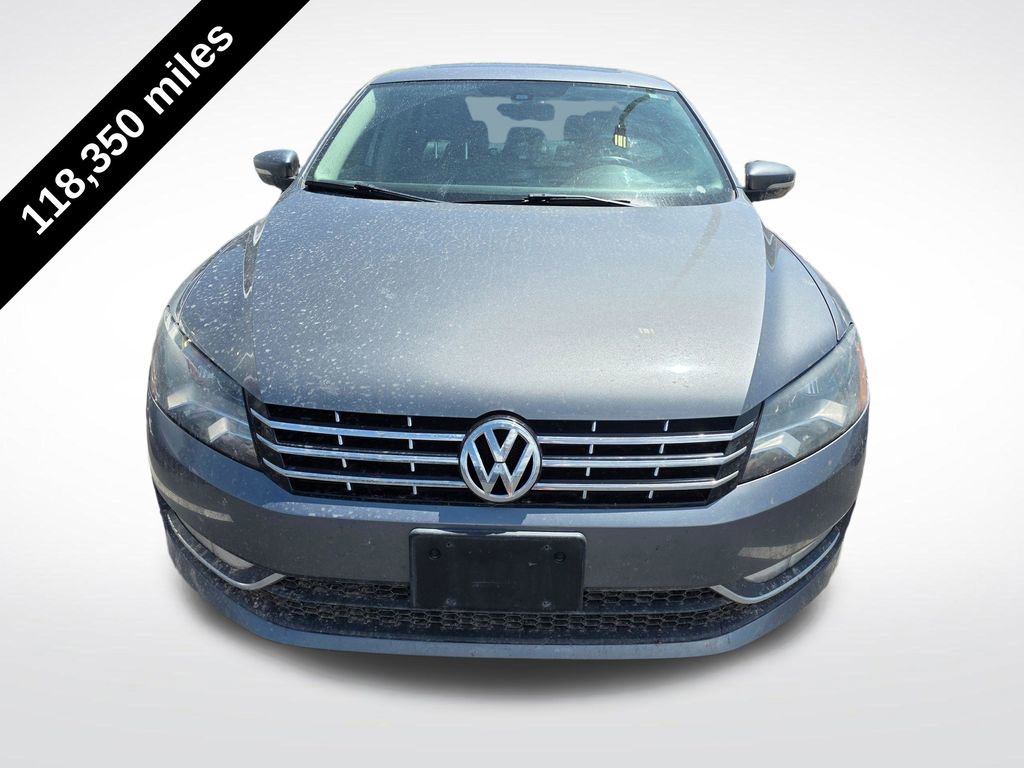 Used 2015 Volkswagen Passat TDI SEL Premium FWD image 2
