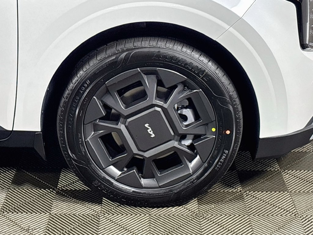 New 2027 Kia Carnival EX FWD image 22