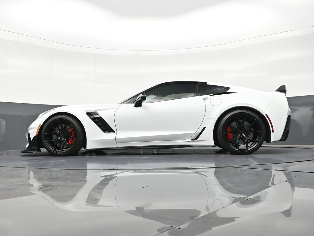 Used 2019 Chevrolet Corvette Z06 image 24