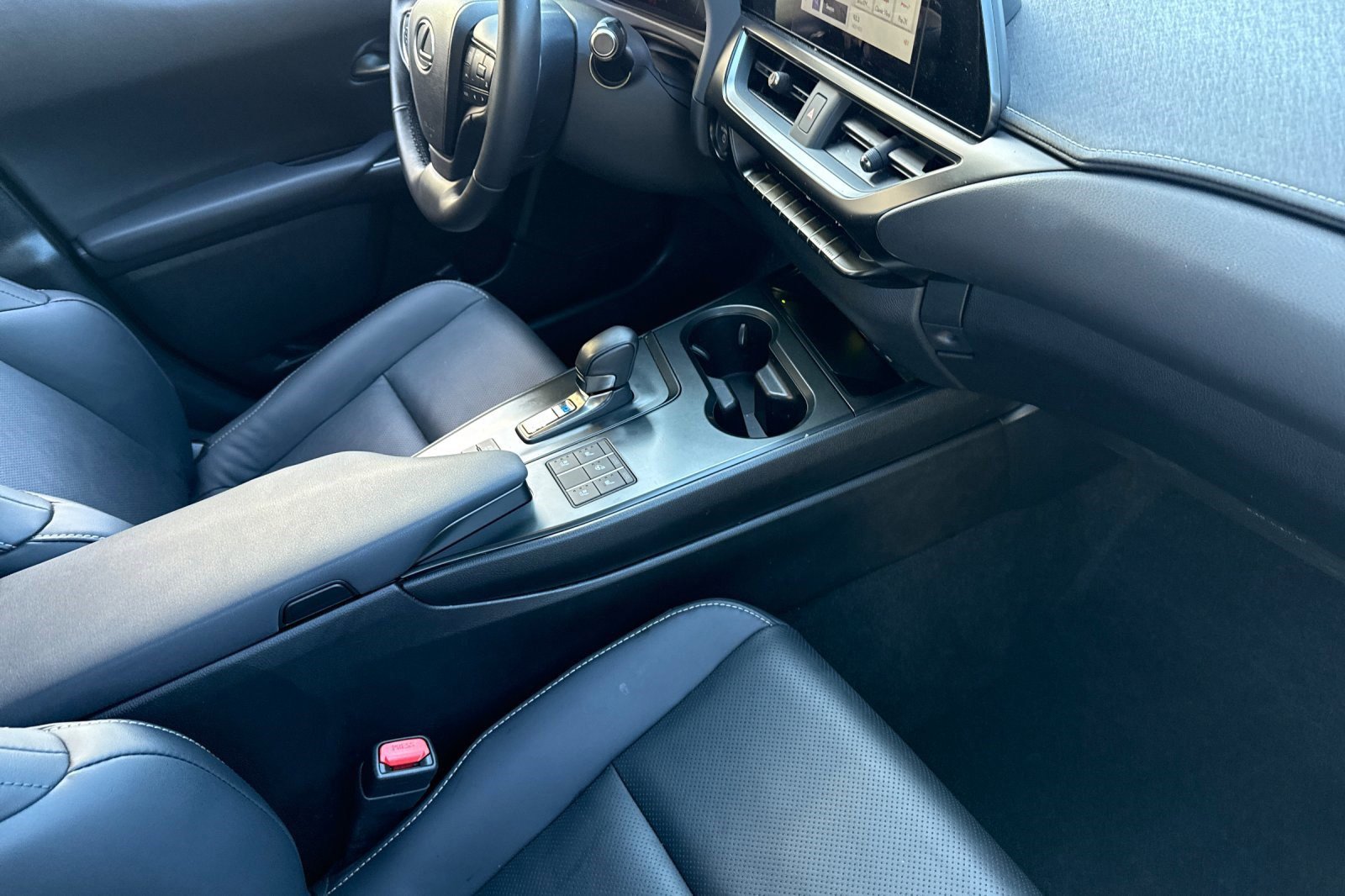 Used 2025 Lexus UX 300h AWD w/ Cold Area Package image 28
