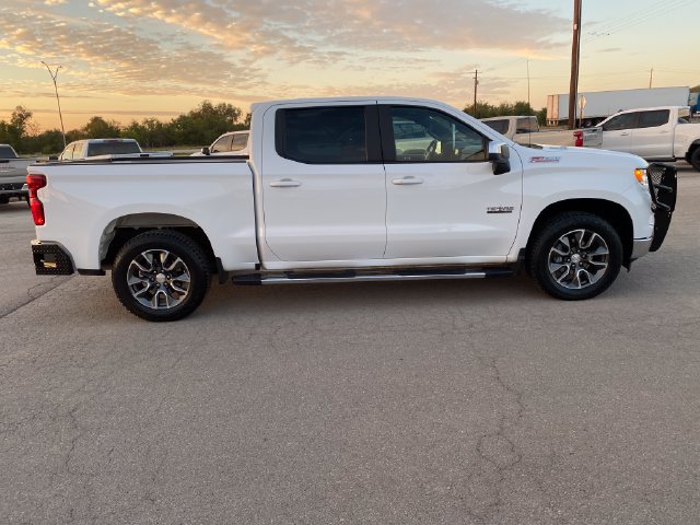 Used 2022 Chevrolet Silverado 1500 LT w/ Z71 Off-Road Package AWD/4WD image 7