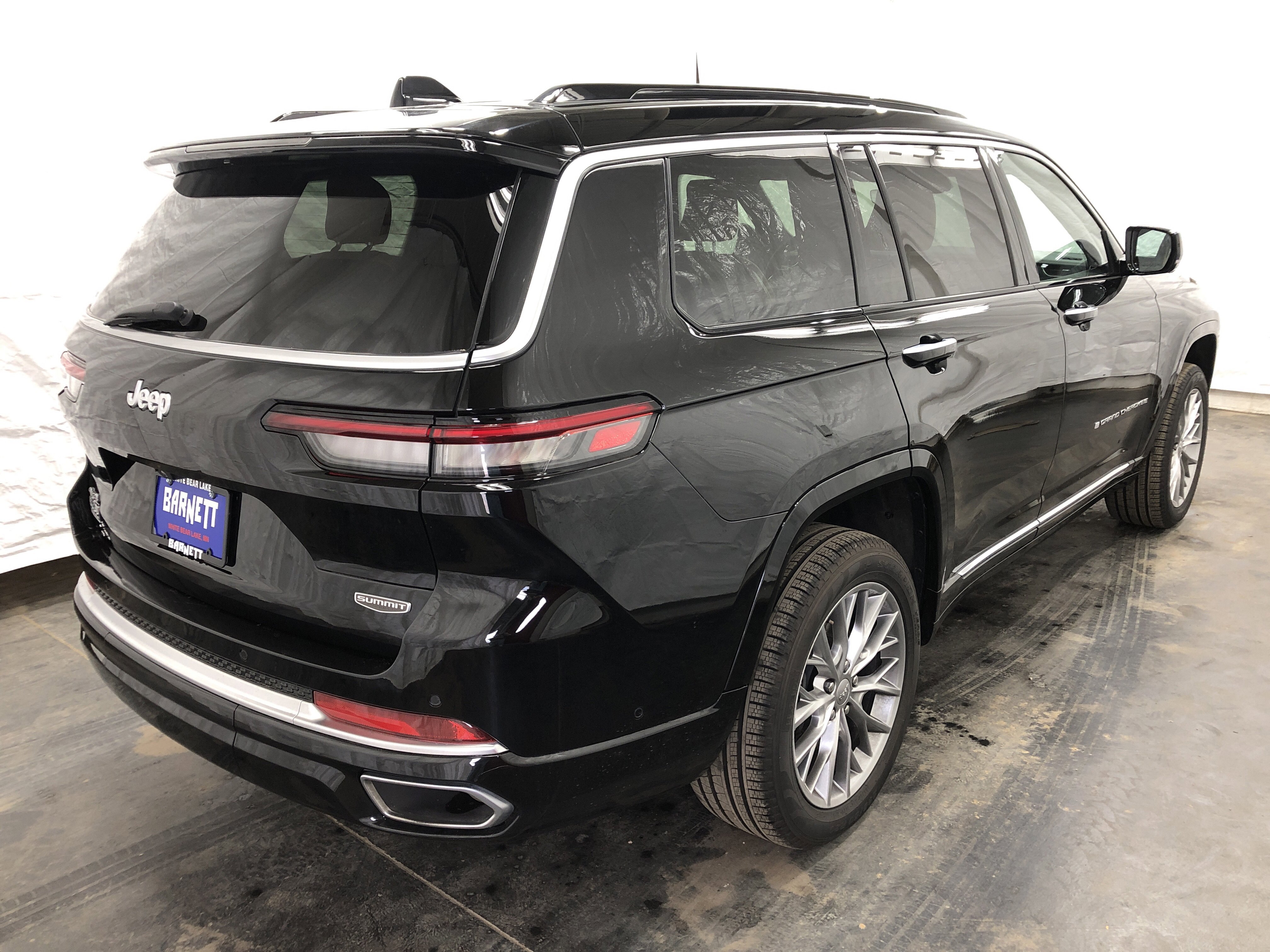 Used 2025 Jeep Grand Cherokee L Summit image 5