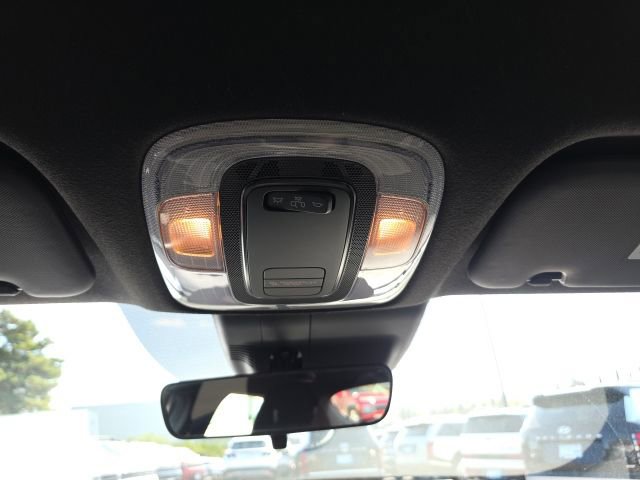 Used 2025 Hyundai Elantra Sport image 17