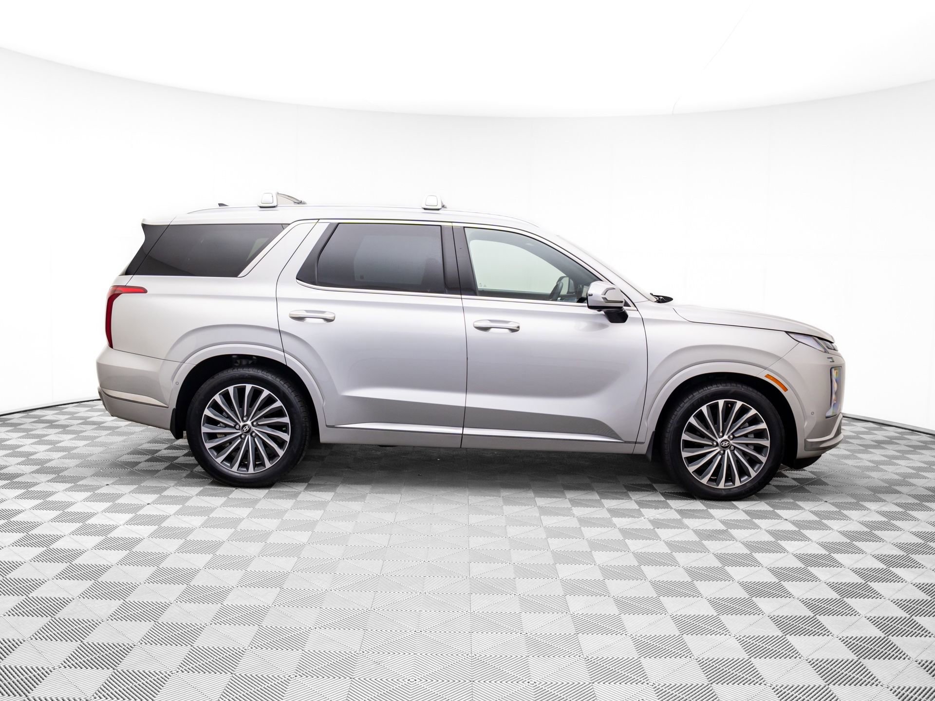 Used 2023 Hyundai Palisade Calligraphy image 7