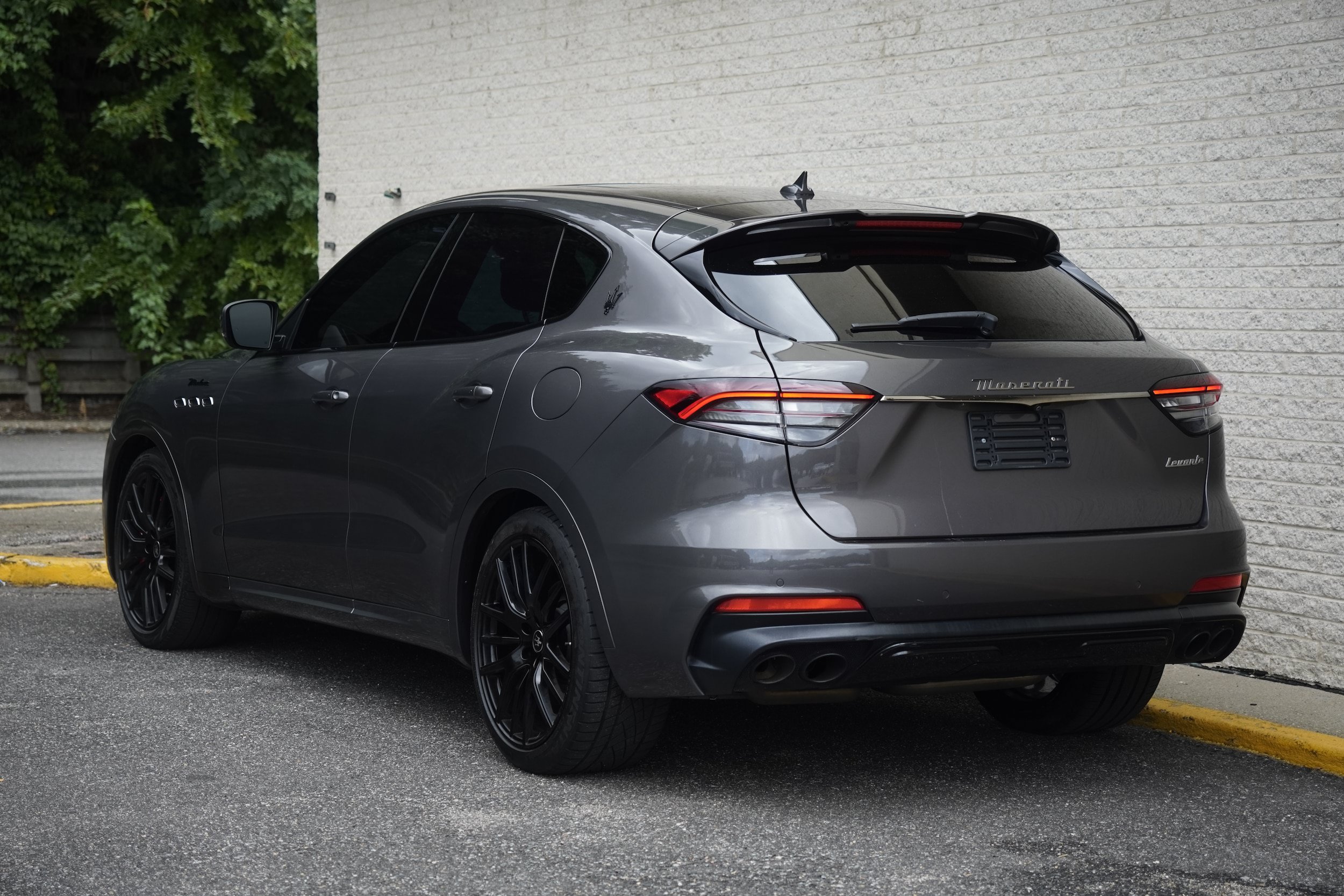 Used 2022 Maserati Levante Modena AWD/4WD image 5