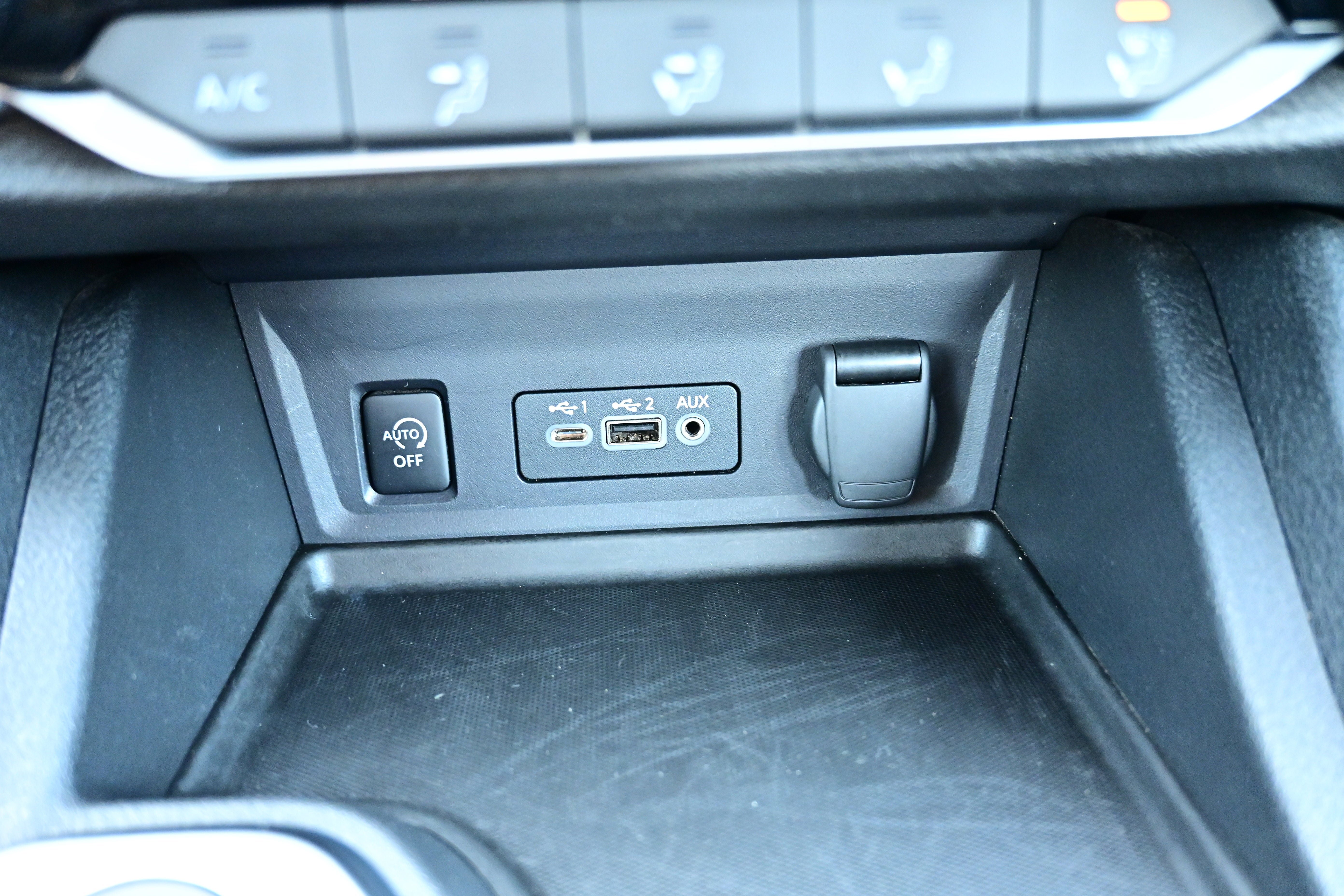 Used 2024 Nissan Sentra SV FWD image 24