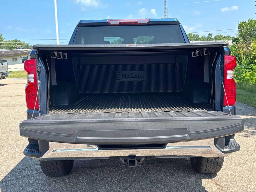 Used 2023 Chevrolet Silverado 1500 LT AWD/4WD image 31