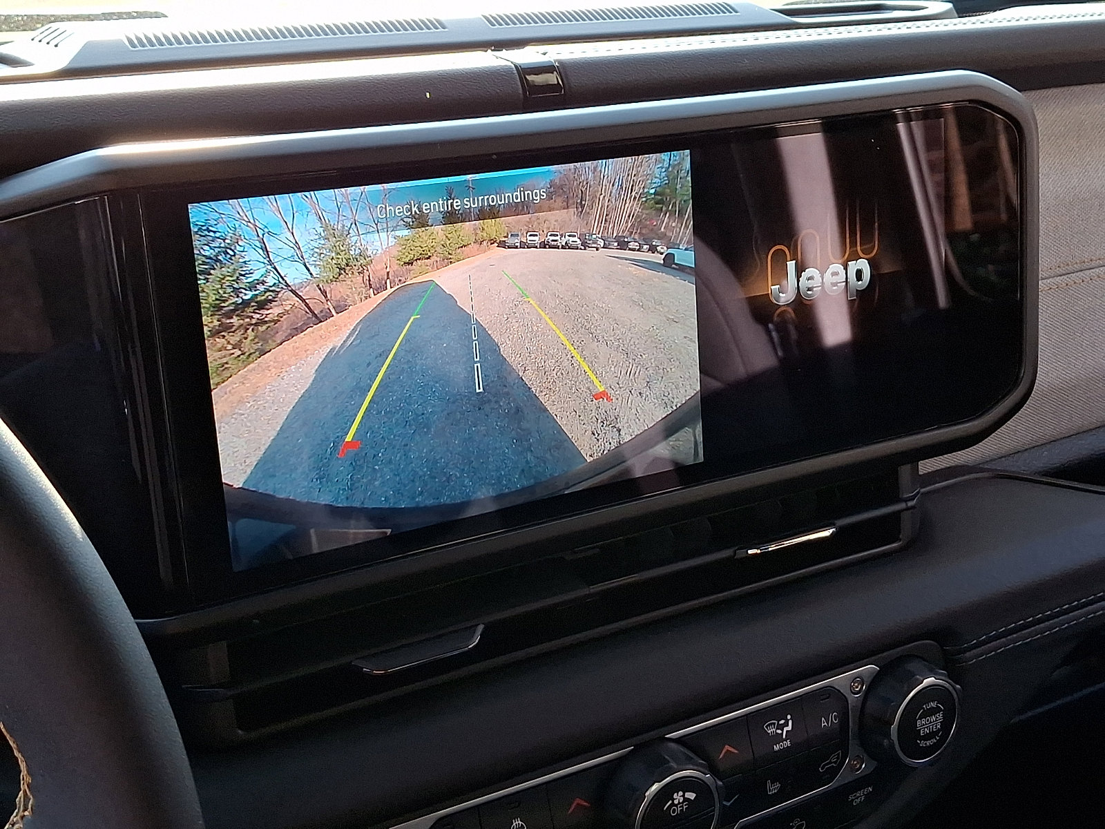 Used 2024 Jeep Wrangler Sahara w/ Safety Group image 18