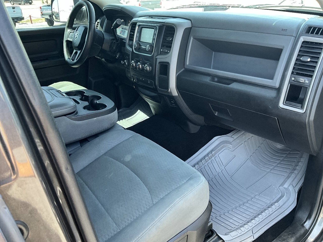 Used 2017 RAM 2500 Tradesman w/ Chrome Appearance Group AWD/4WD image 24