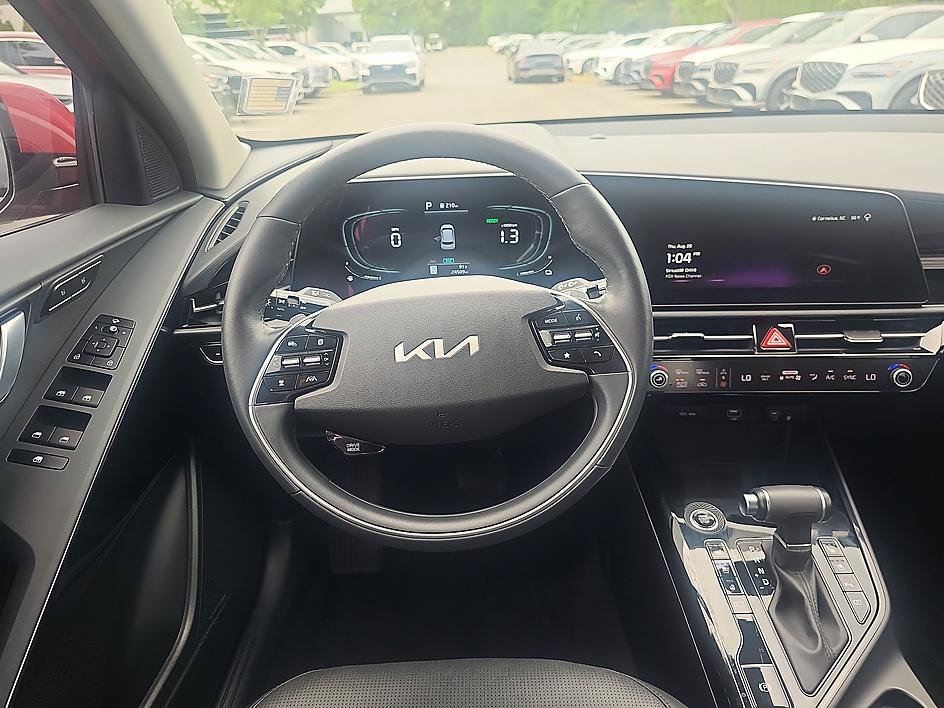 Used 2024 Kia Niro FWD image 17