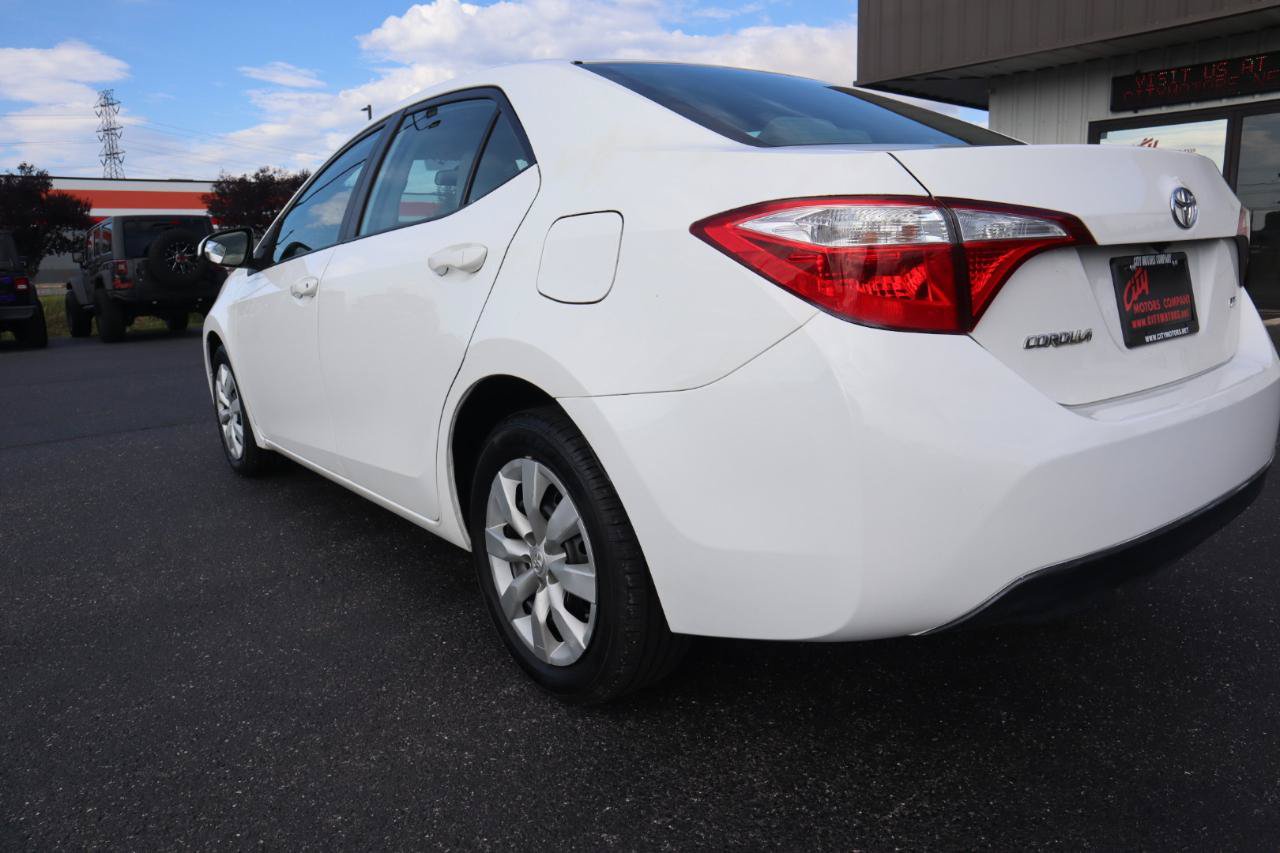 Used 2015 Toyota Corolla LE FWD image 22