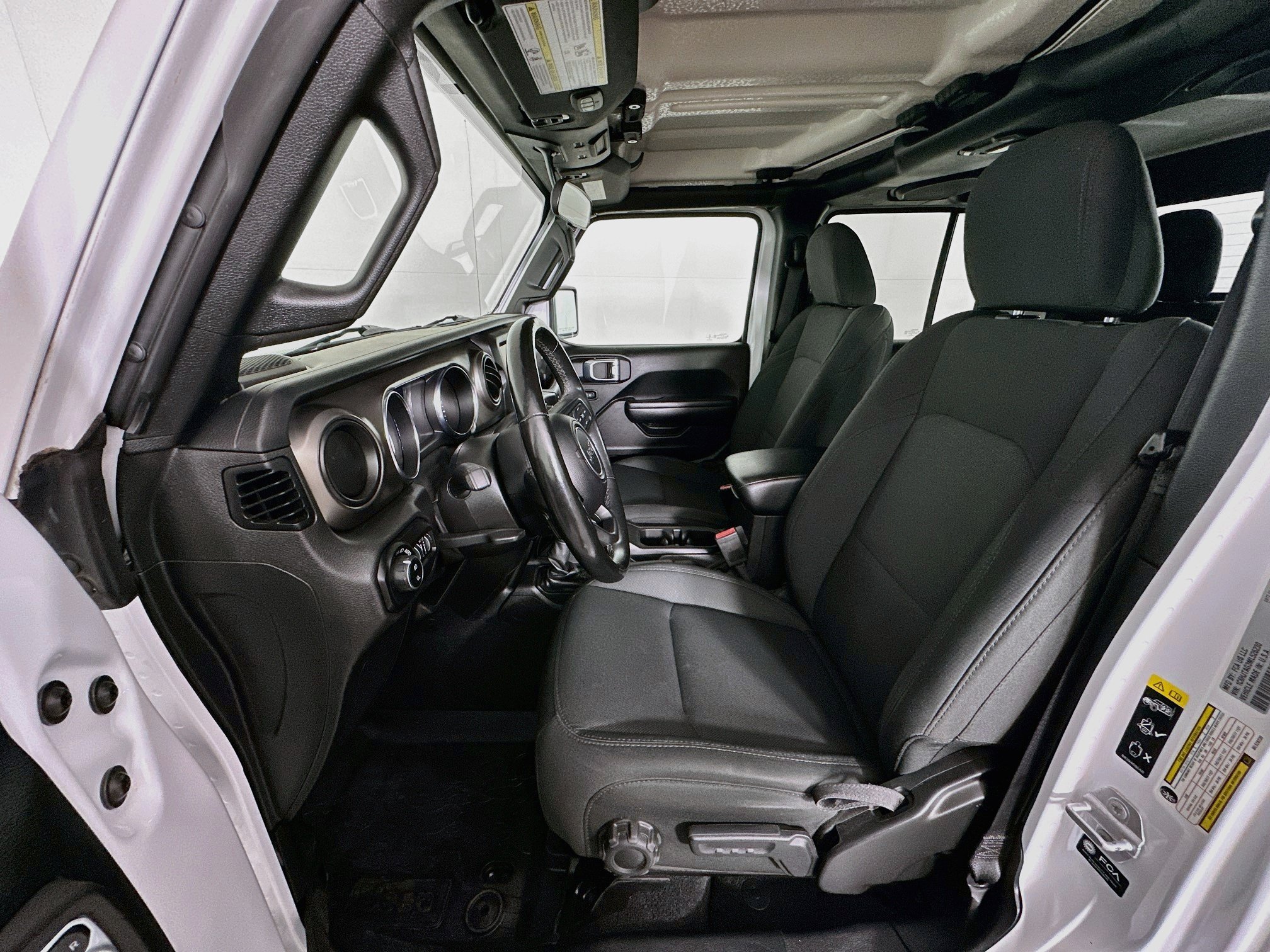 Used 2021 Jeep Gladiator Sport AWD/4WD image 13