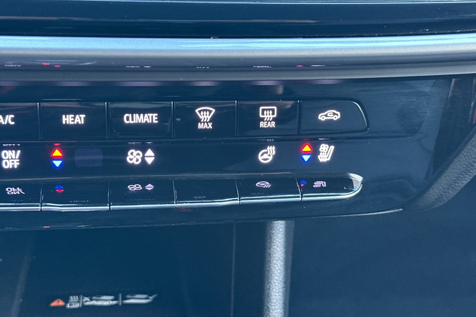 Used 2022 Chevrolet Bolt EUV Premier w/ Super Cruise Package image 29