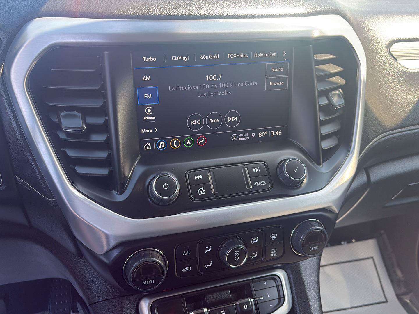 Used 2023 GMC Acadia SLT AWD/4WD image 19
