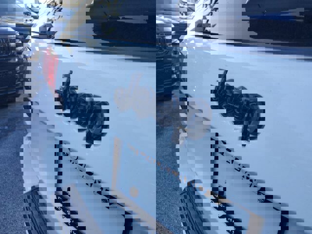 Used 2019 Jeep Grand Cherokee Altitude image 10