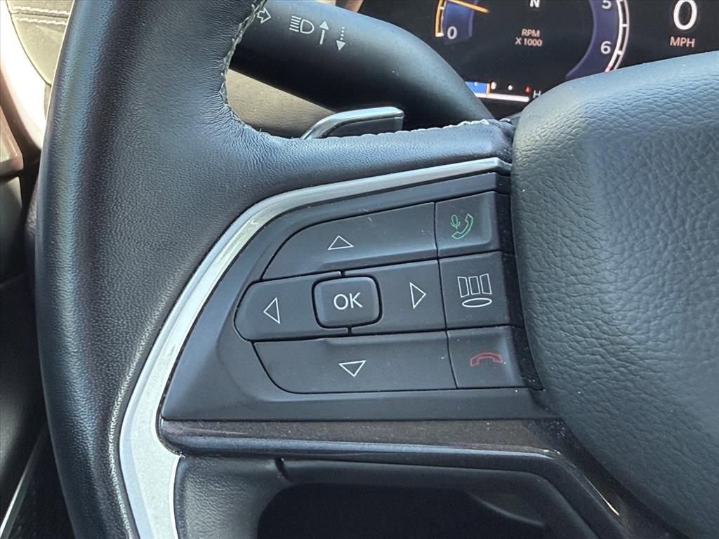 Used 2022 Jeep Grand Cherokee Laredo w/ Luxury Tech Group I image 22