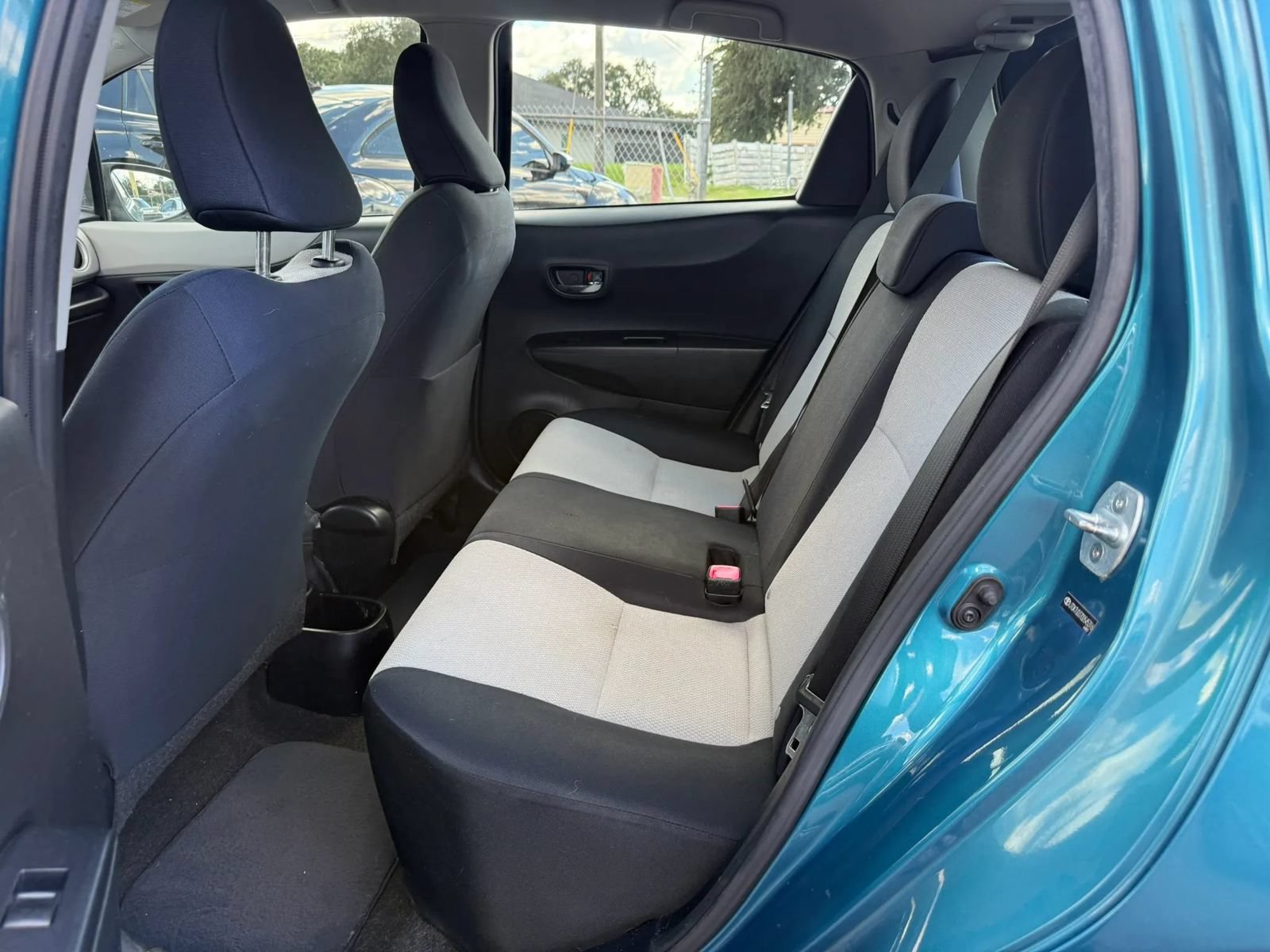 Used 2013 Toyota Yaris LE FWD image 10
