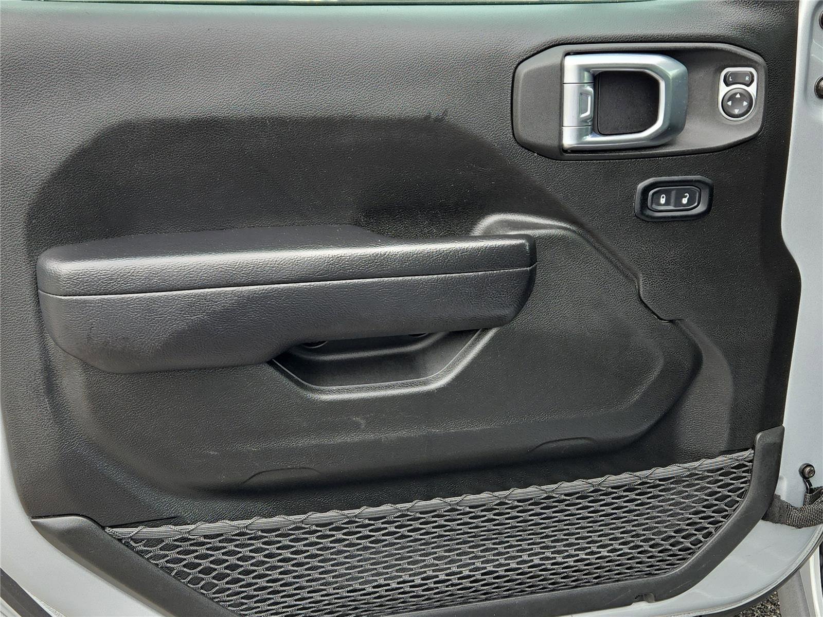 Used 2024 Jeep Wrangler Unlimited Rubicon image 13