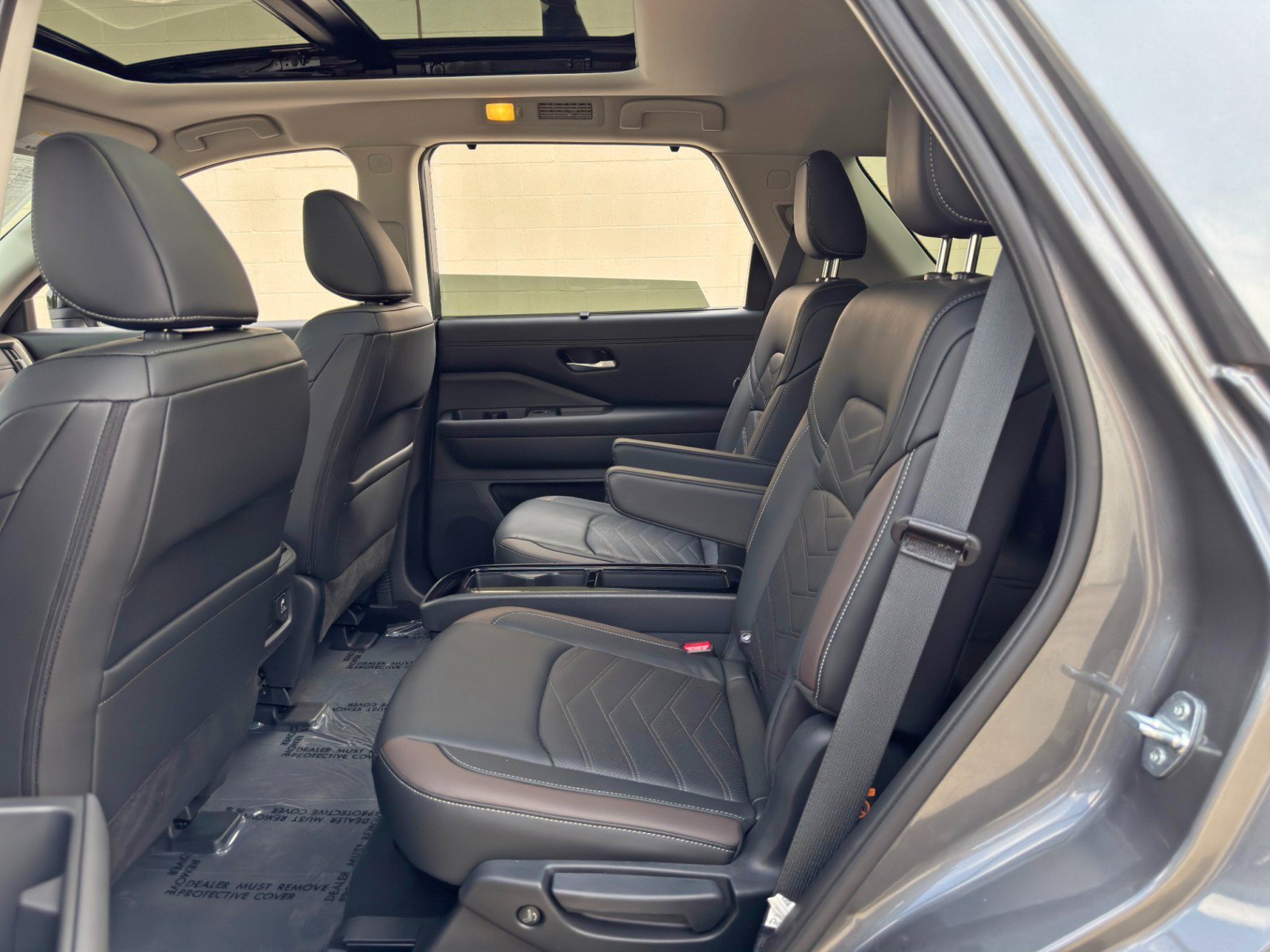 Used 2025 Nissan Pathfinder Platinum AWD/4WD image 44