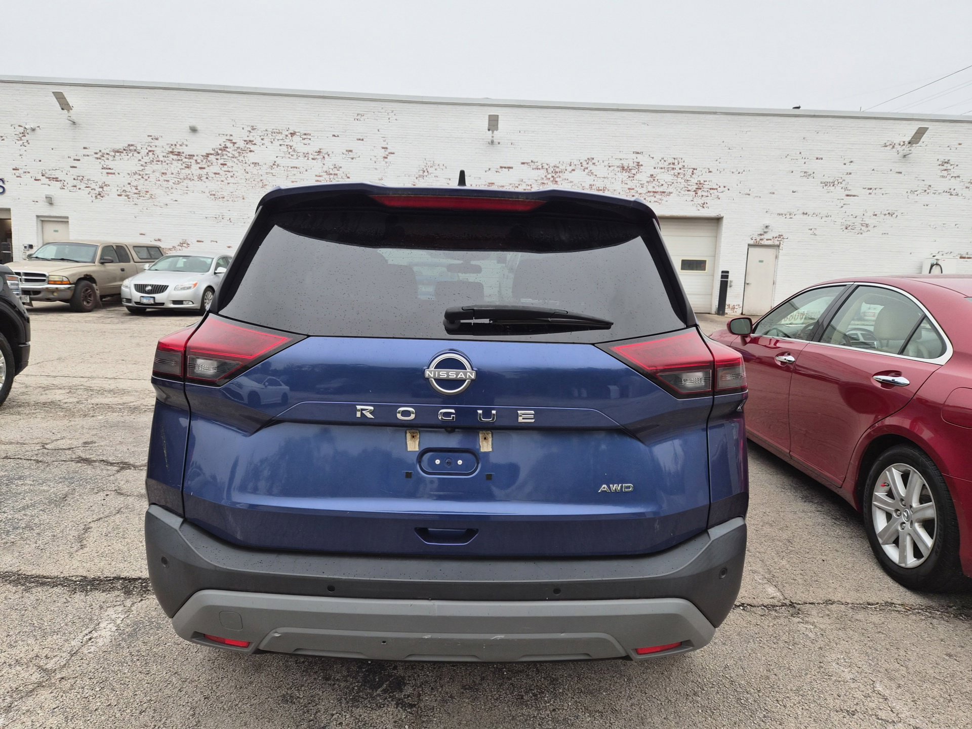 Used 2023 Nissan Rogue S AWD/4WD image 6