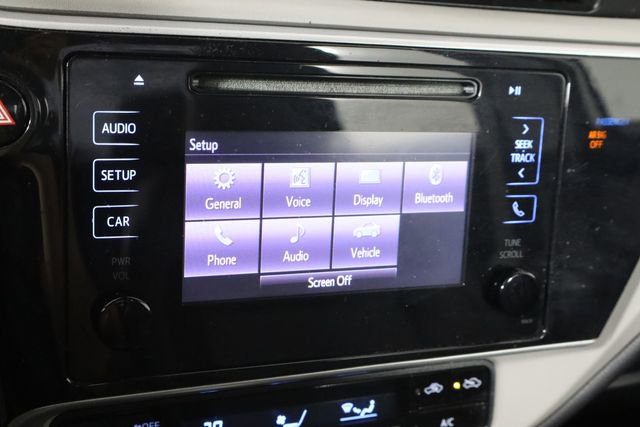 Used 2018 Toyota Corolla LE image 29