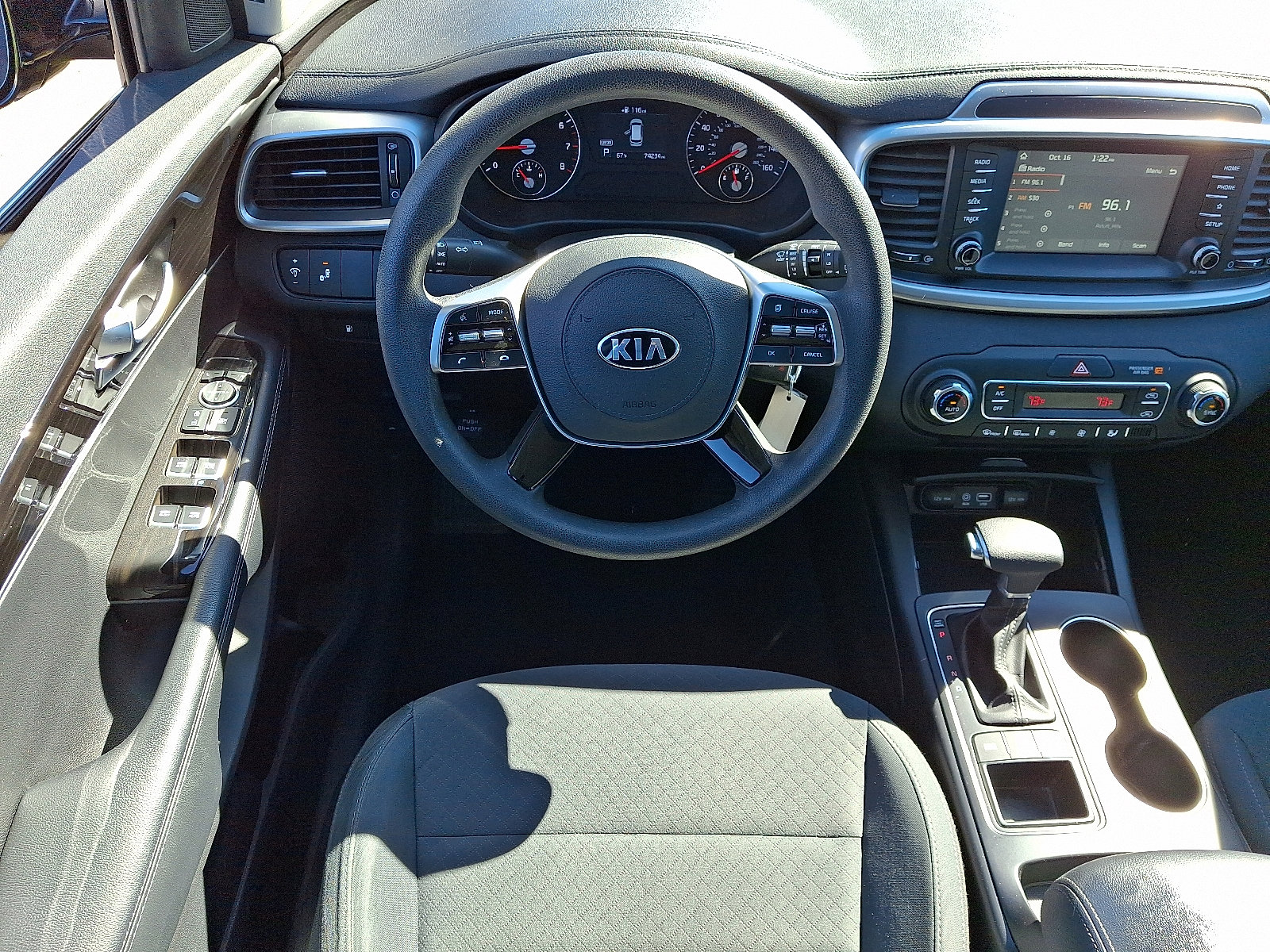 Used 2019 Kia Sorento AWD V6 image 12