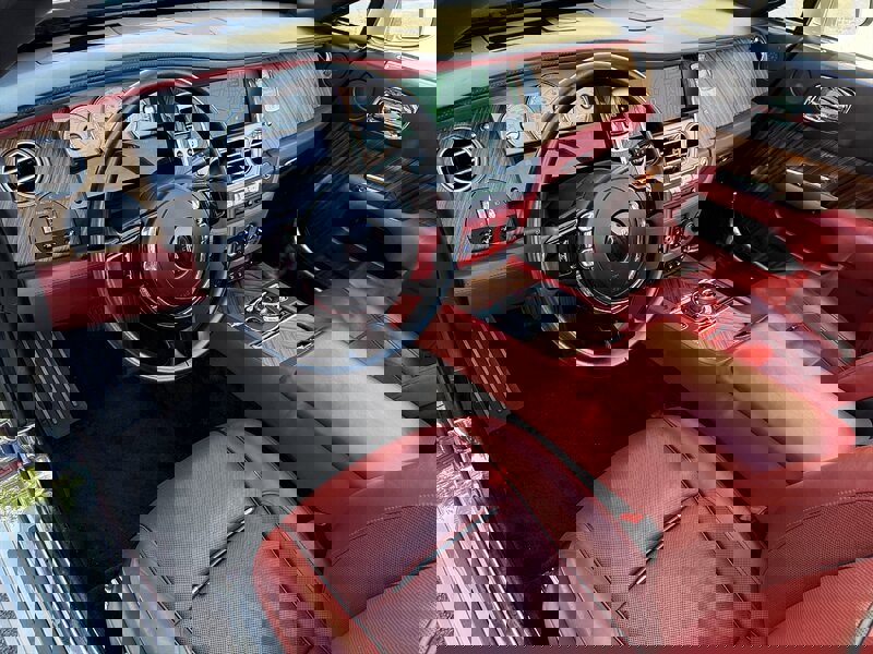 Used 2016 Rolls-Royce Dawn image 10