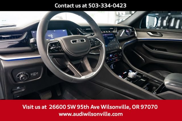 Used 2023 Jeep Grand Cherokee Overland AWD/4WD image 27