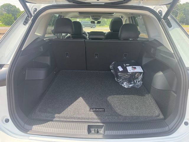 New 2026 Volkswagen Tiguan SE FWD image 20
