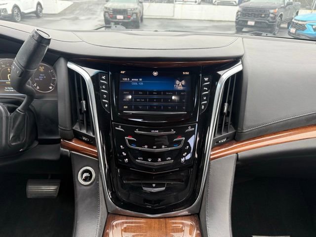 Used 2015 Cadillac Escalade Premium image 16