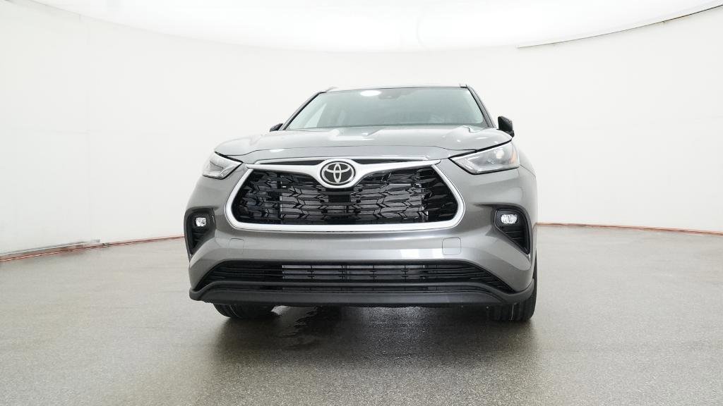 New 2025 Toyota Highlander XLE image 18