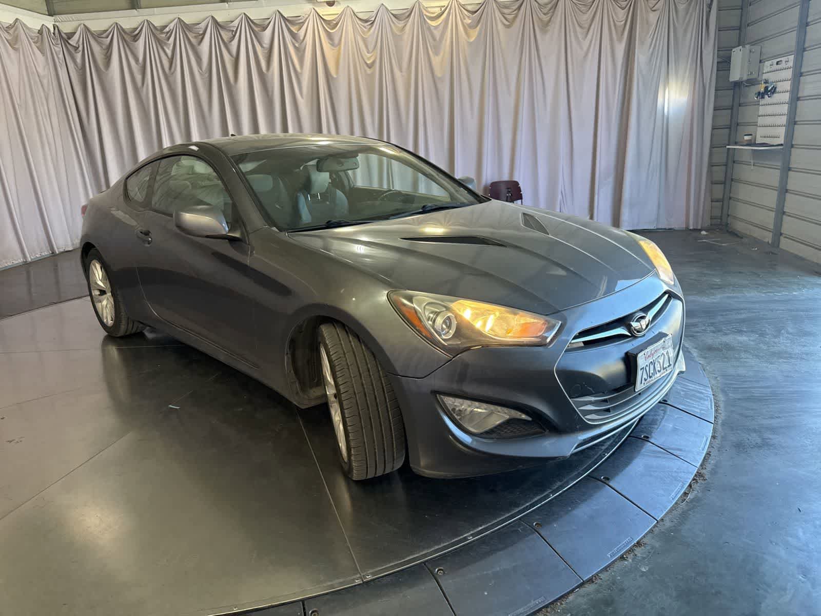 Used 2014 Hyundai Genesis 2.0T RWD image 3