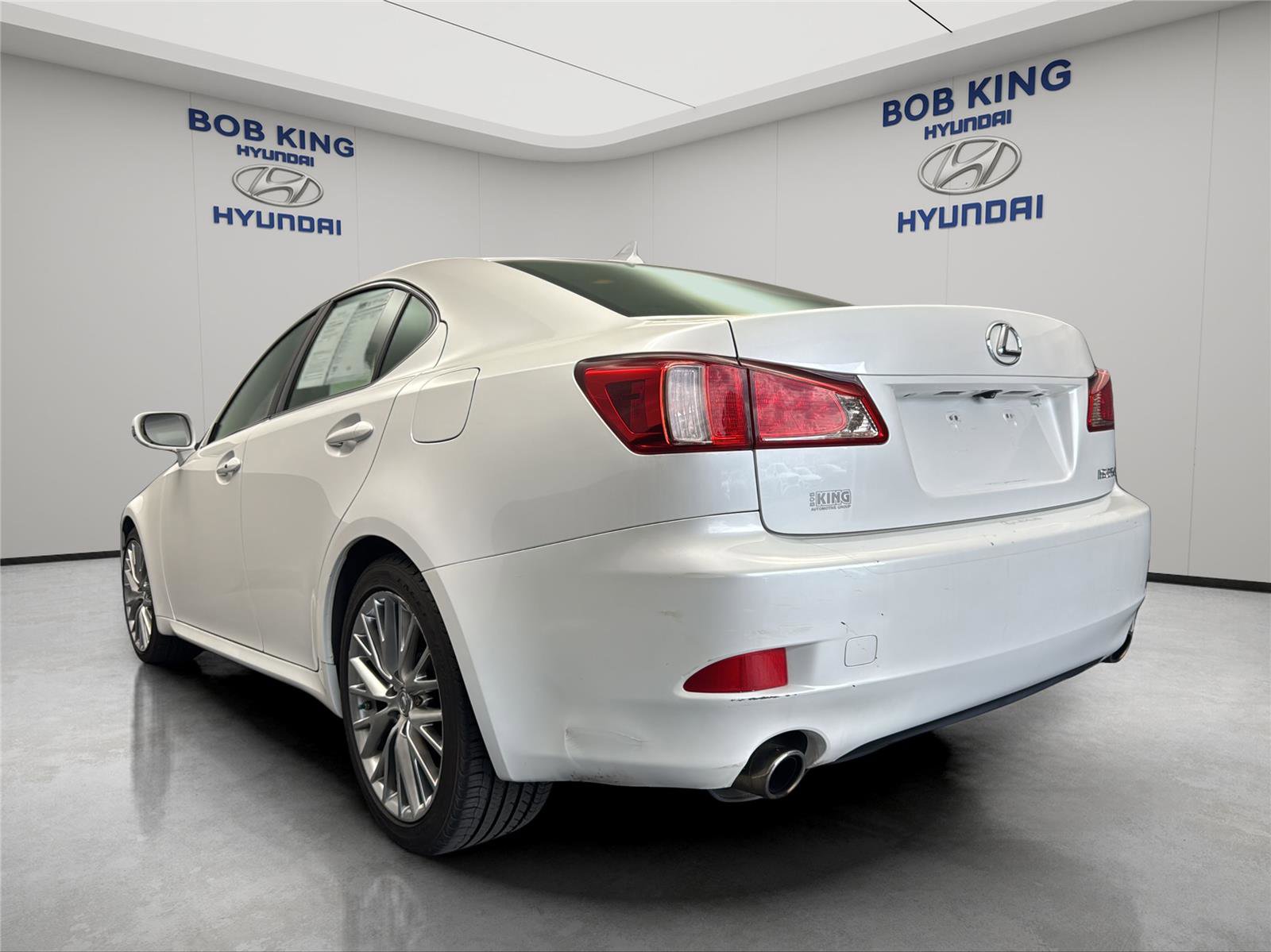 Used 2011 Lexus IS 250 w/ Premium Pkg Value Edition image 3