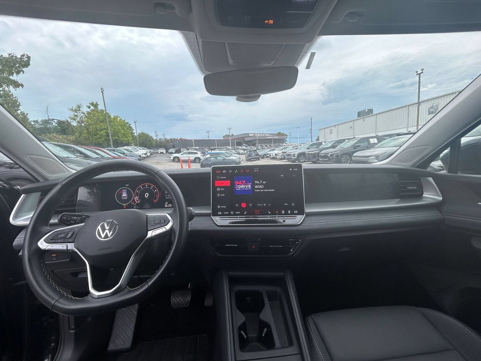 Used 2026 Volkswagen Tiguan SE AWD/4WD image 27