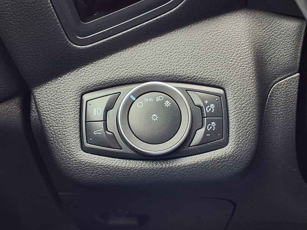 Used 2019 Ford Escape SEL image 18