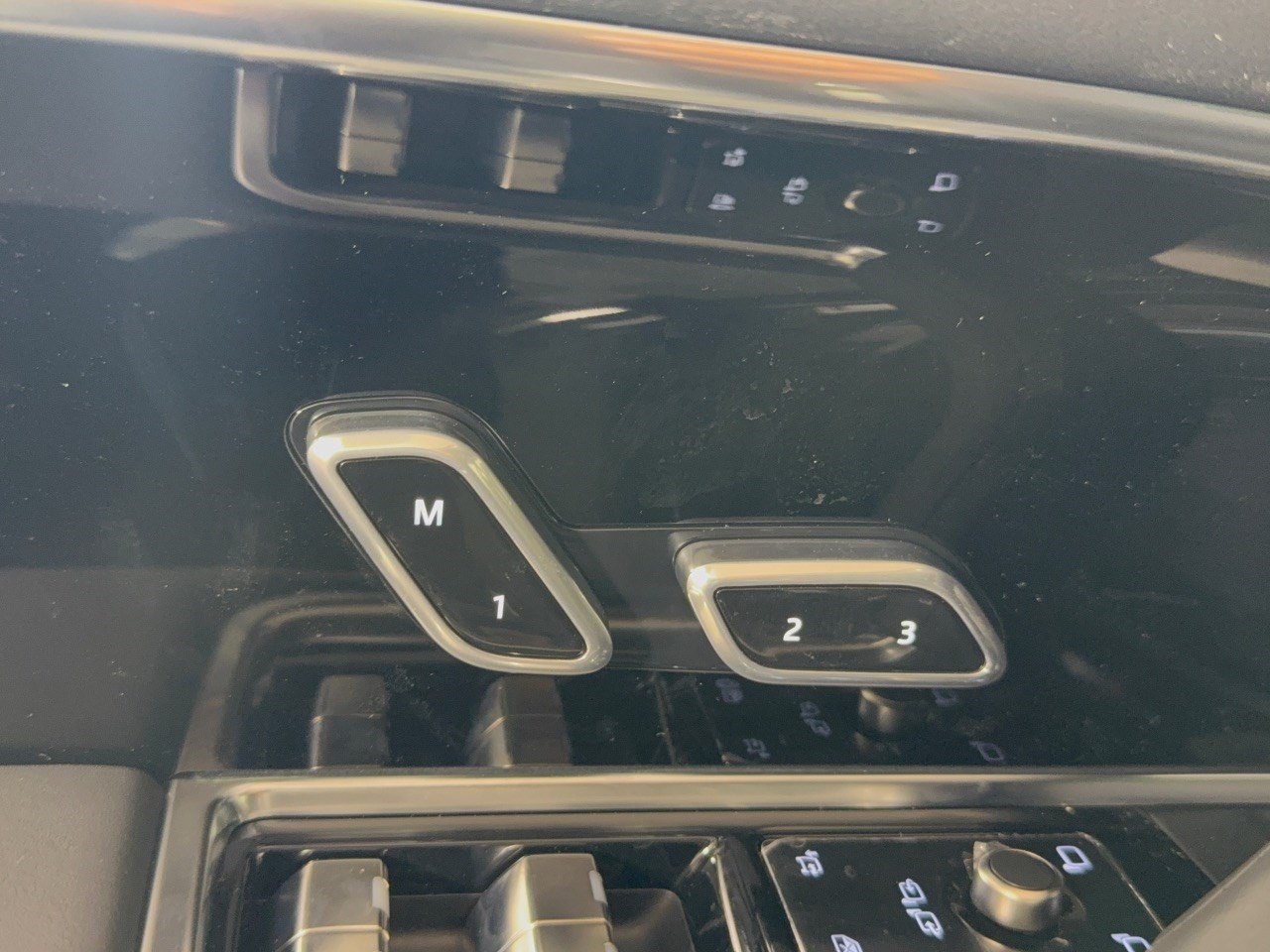 New 2026 Land Rover Range Rover SE AWD/4WD image 16