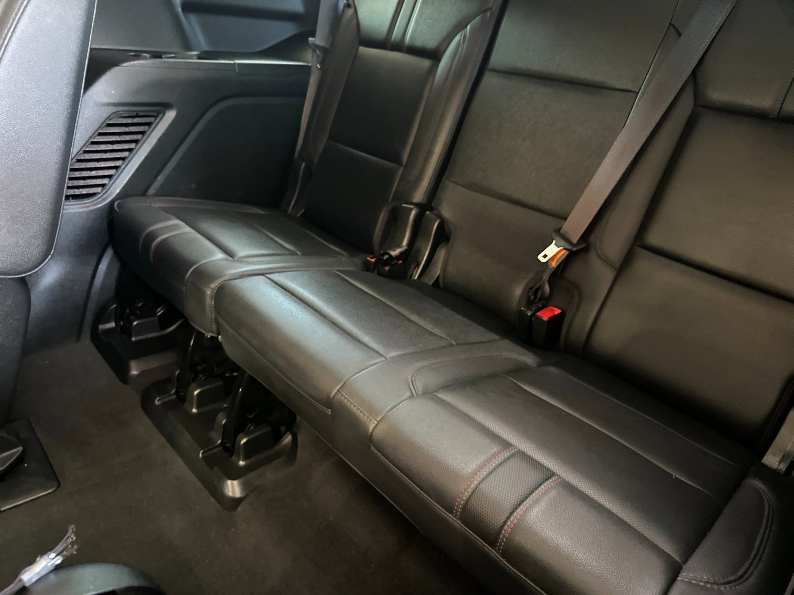 Used 2022 Chevrolet Tahoe RST w/ Luxury Package AWD/4WD image 19
