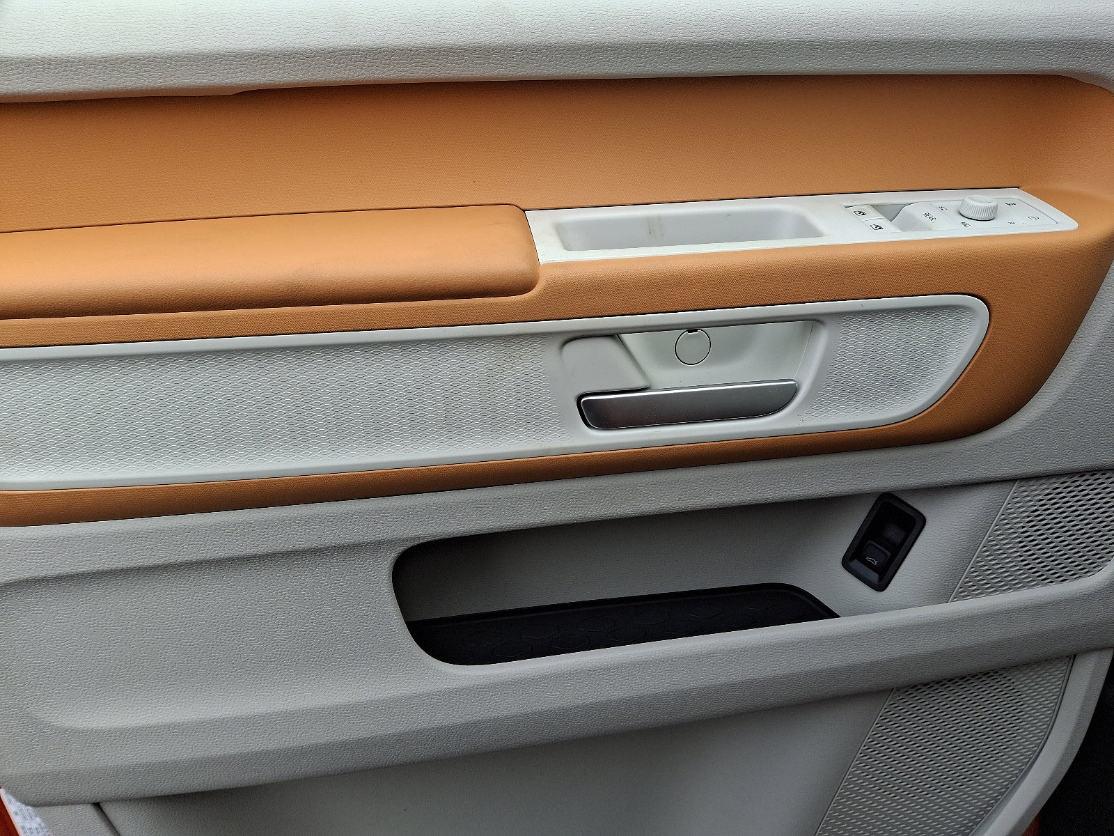 New 2025 Volkswagen ID. Buzz 1st Edition image 9