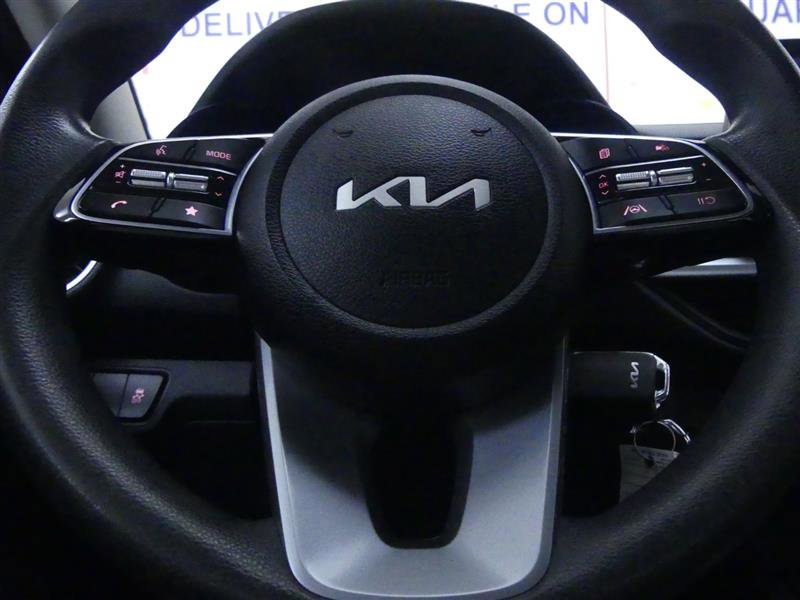 Used 2023 Kia Forte LXS image 17