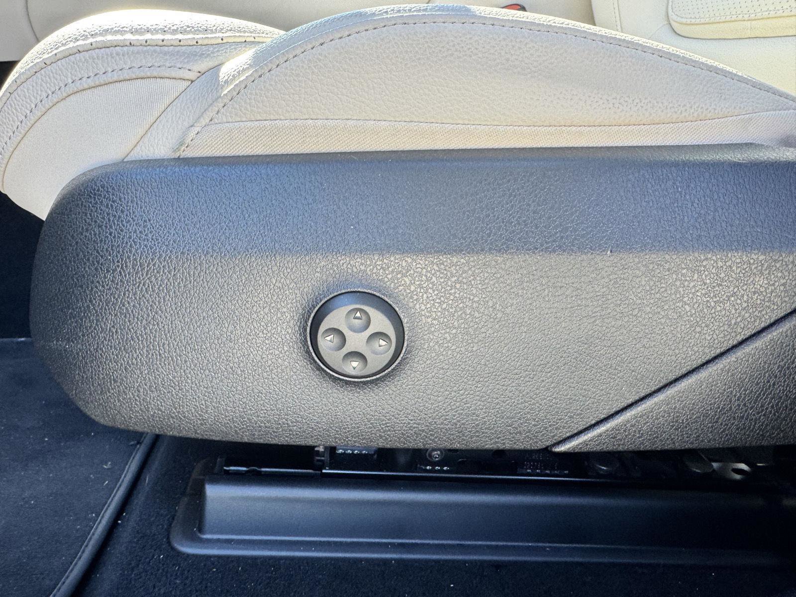 Certified 2026 Mercedes-Benz GLC 300 image 8