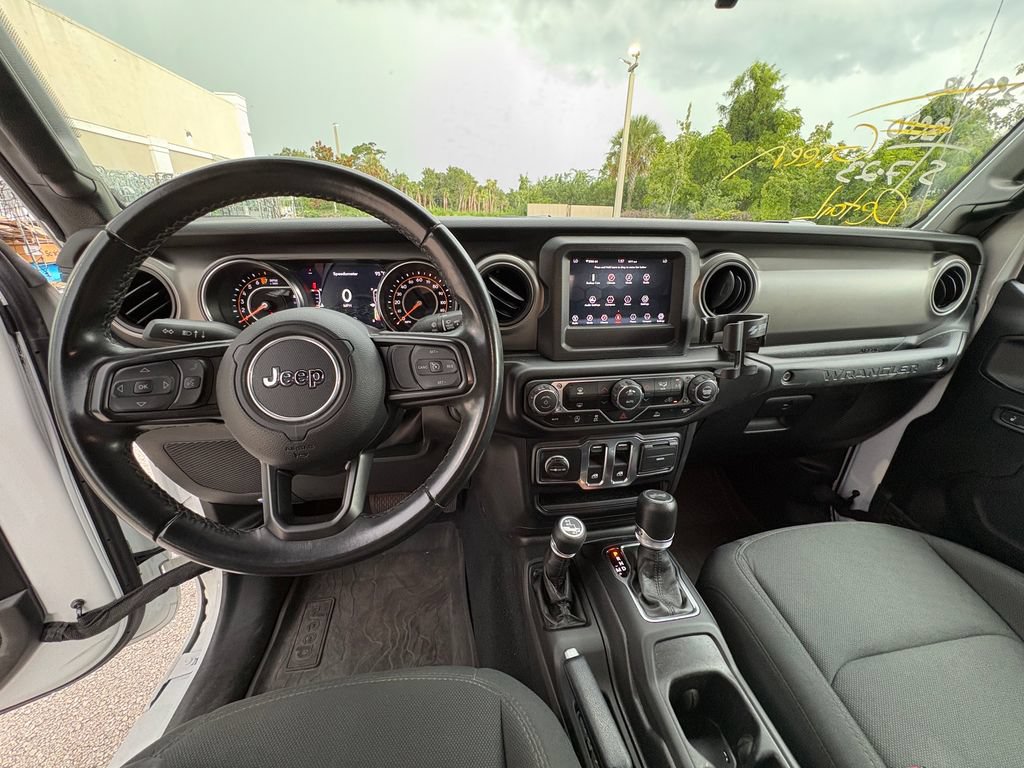 Used 2022 Jeep Wrangler Sport AWD/4WD image 8