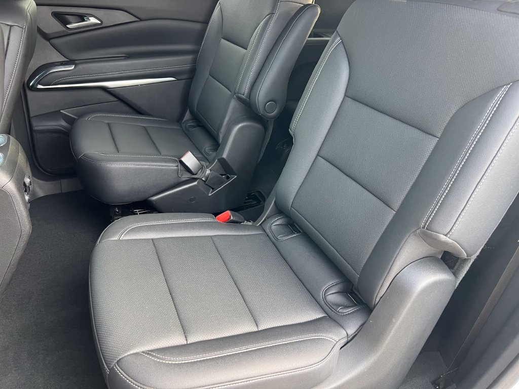 Used 2026 Chevrolet Traverse LT AWD/4WD image 14