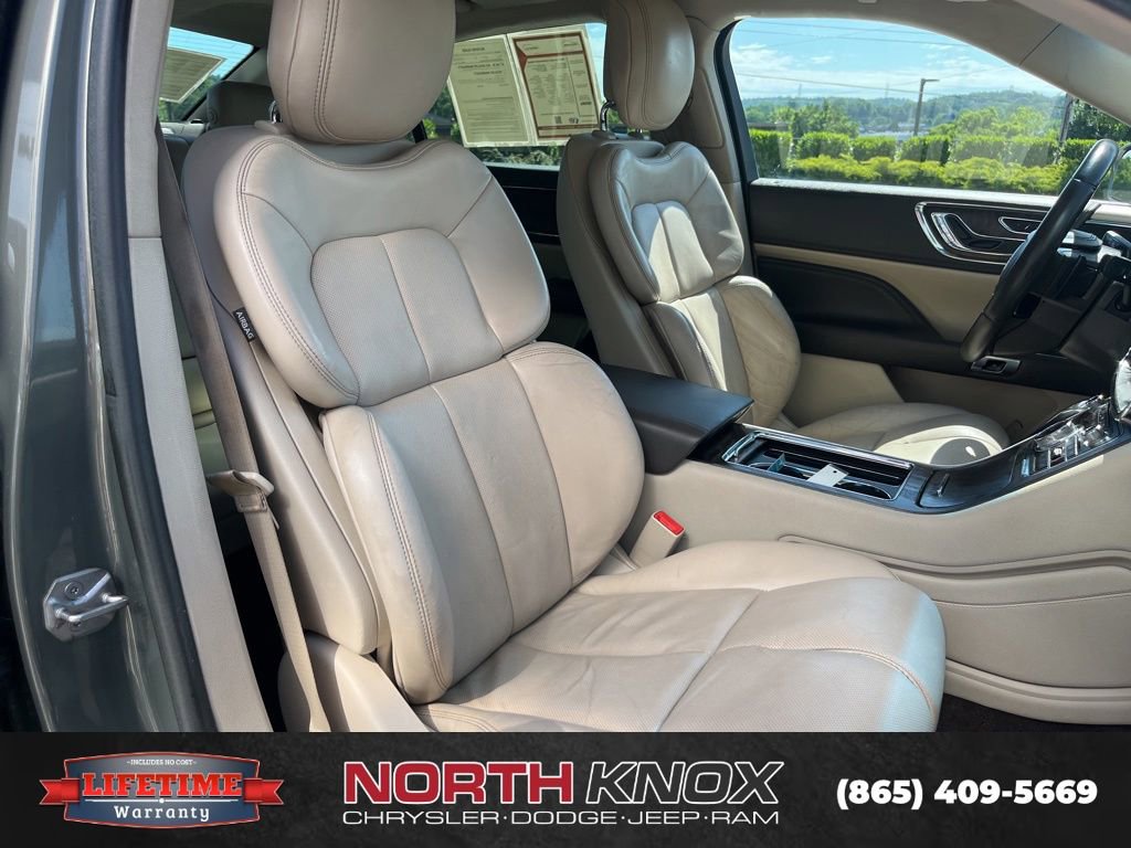 Used 2017 Lincoln Continental Select FWD image 28