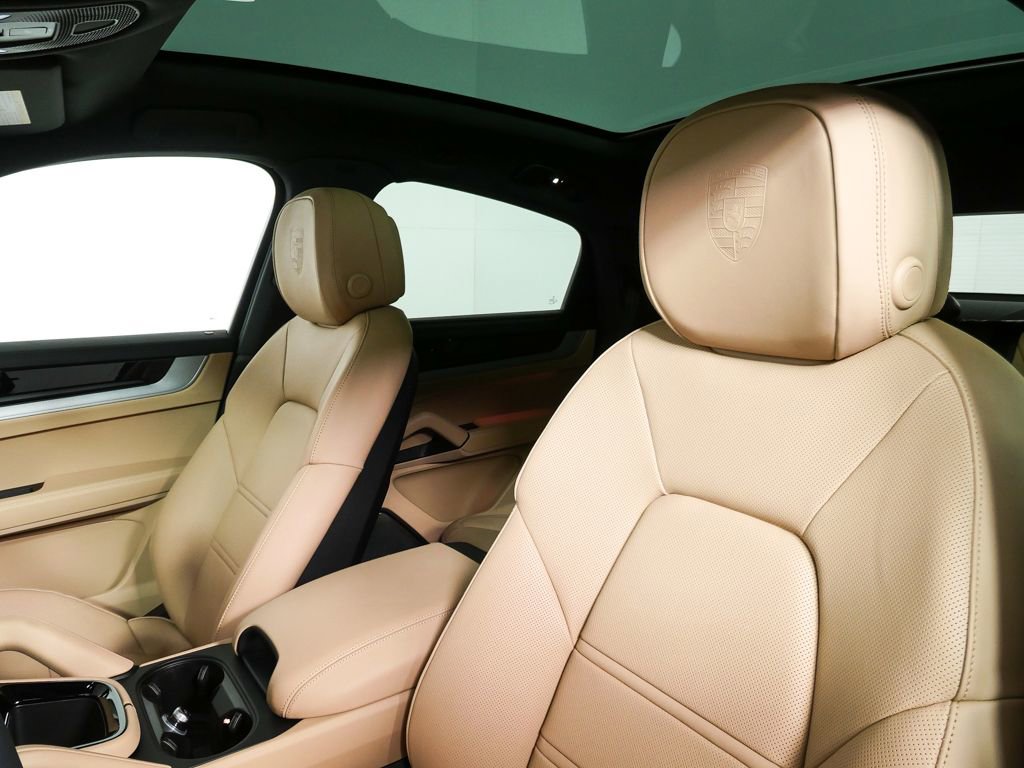 New 2026 Porsche Cayenne Coupe image 5